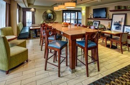 Hotel Hampton 3*